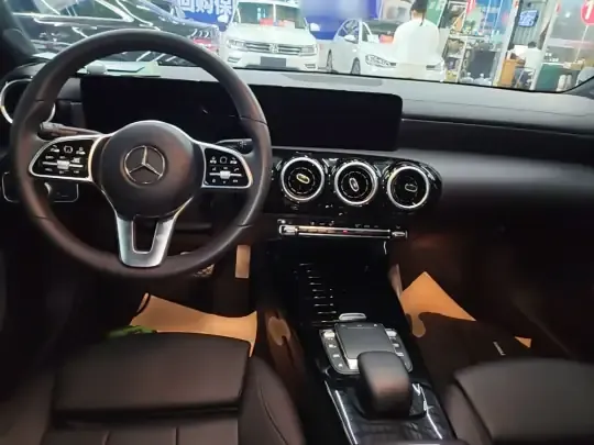Mercedes-Benz A-Class 2022 (30700 км)