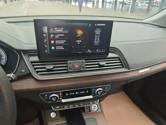 Audi Q5L 2022 (52400 км)