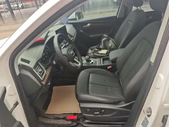 Audi Q5L 2022 (52400 км)