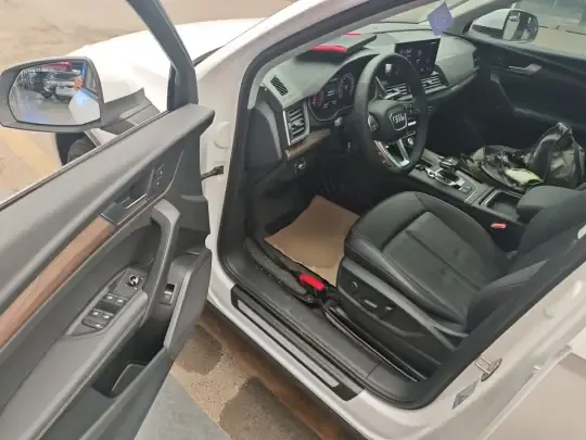 Audi Q5L 2022 (52400 км)