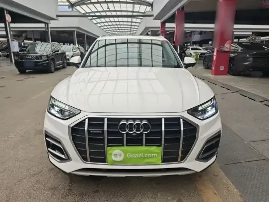 Audi Q5L 2022 (52400 км)