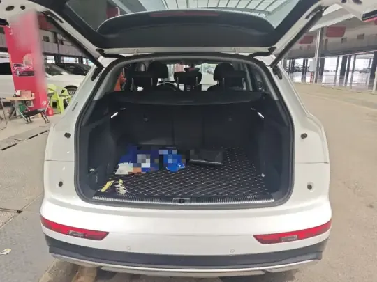Audi Q5L 2022 (52400 км)