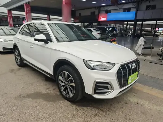 Audi Q5L 2022 (52400 км)