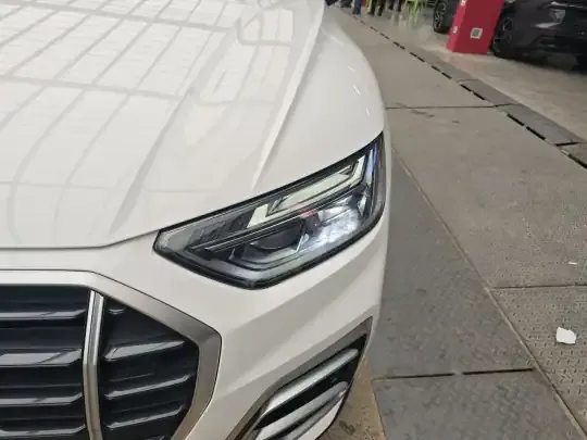 Audi Q5L 2022 (52400 км)