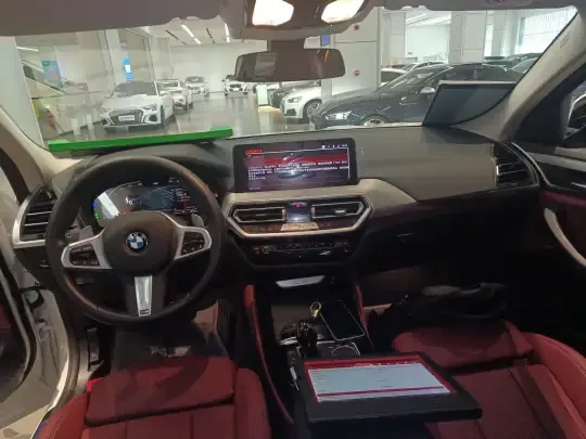 BMW X4 2022 (12400 км)