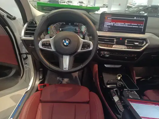 BMW X4 2022 (12400 км)