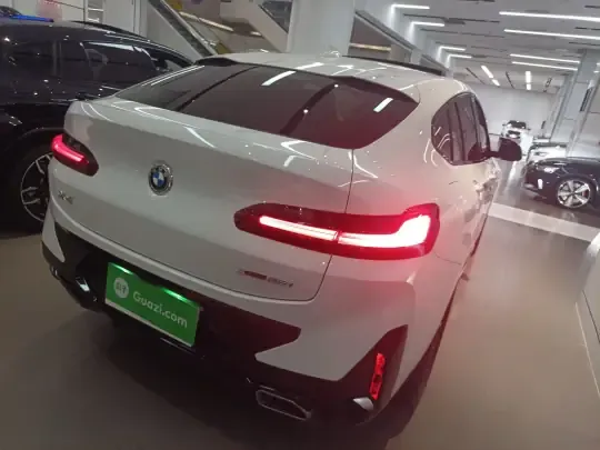BMW X4 2022 (12400 км)