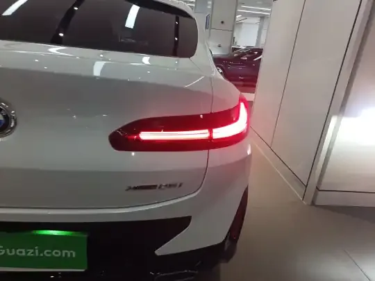 BMW X4 2022 (12400 км)