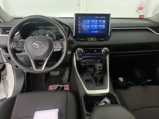 Toyota RAV4 2021 (43200 км)
