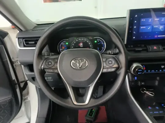 Toyota RAV4 2021 (43200 км)