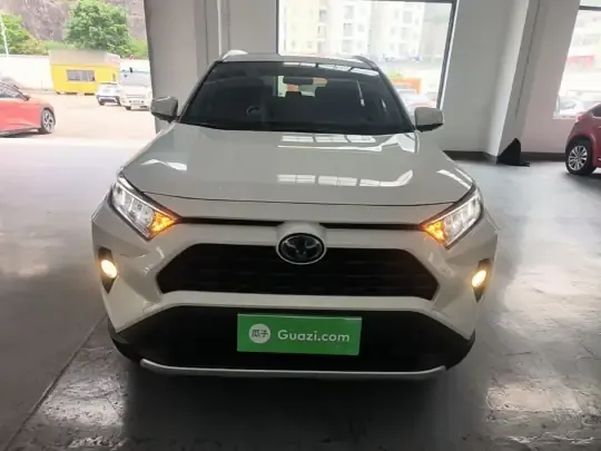 Toyota RAV4 2021 (43200 км)