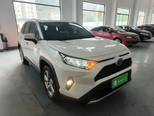 Toyota RAV4 2021 (43200 км)