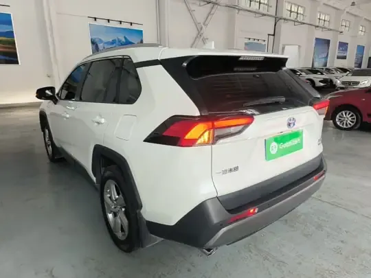 Toyota RAV4 2021 (43200 км)