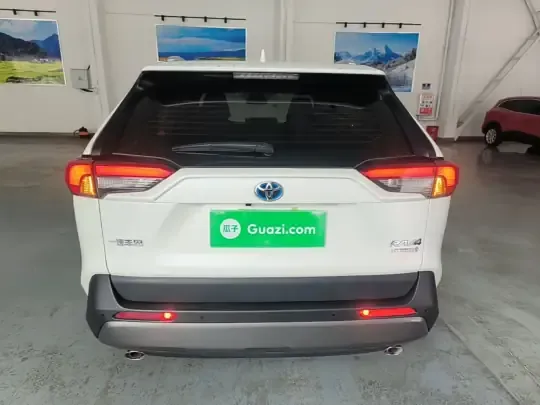 Toyota RAV4 2021 (43200 км)