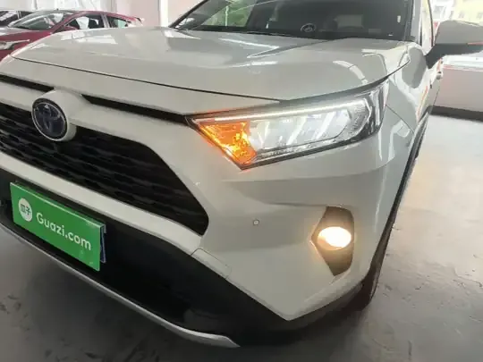 Toyota RAV4 2021 (43200 км)