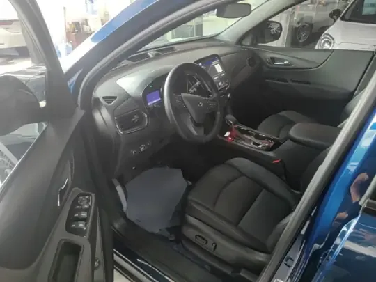 Chevrolet Equinox 2022 (27900 км)