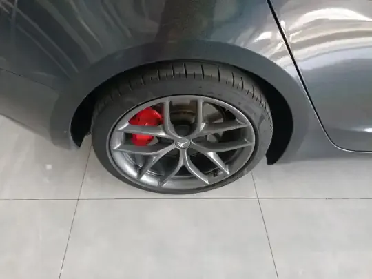 Tesla Model 3 2021 (42400 км)
