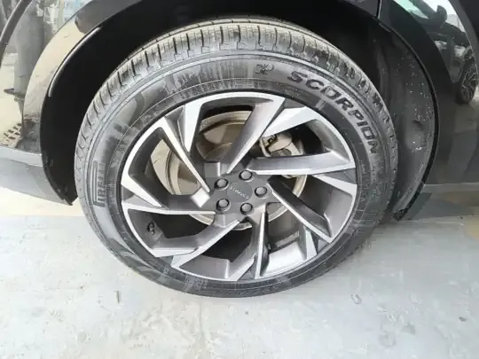 Lynk & Co 09 2021 (110000 км)