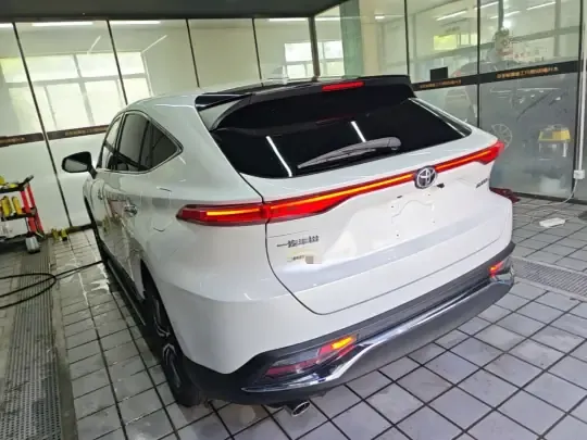 Toyota Harrier 2022 (39500 км)