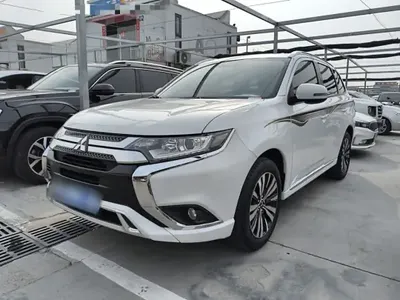 Mitsubishi Outlander 2021 (35300 км)