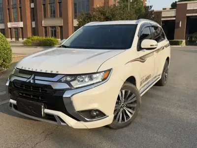 Mitsubishi Outlander 2021 (28400 км)