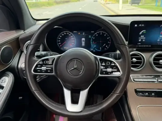 Mercedes-Benz GLC 2022 (69900 км)