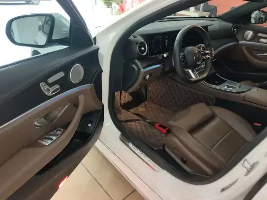Mercedes-Benz E-Class 2022 (37500 км)