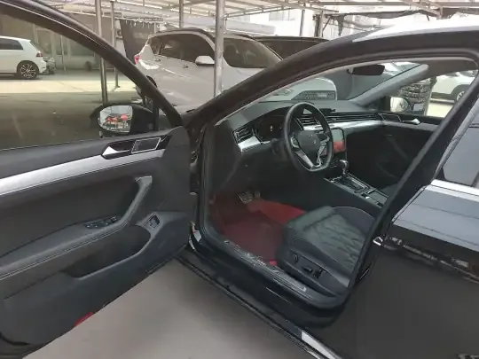 Volkswagen Magotan GTE Plug-in Hybrid 2022 (15200 км)