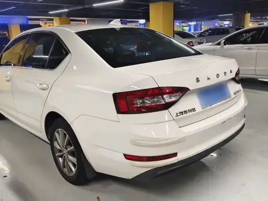 Skoda Octavia 2022 (39800 км)