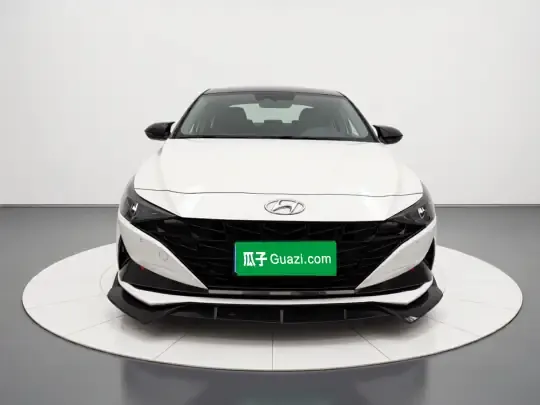 Hyundai Elantra 2022 (74800 км)