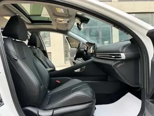 Hyundai Elantra 2022 (24200 км)
