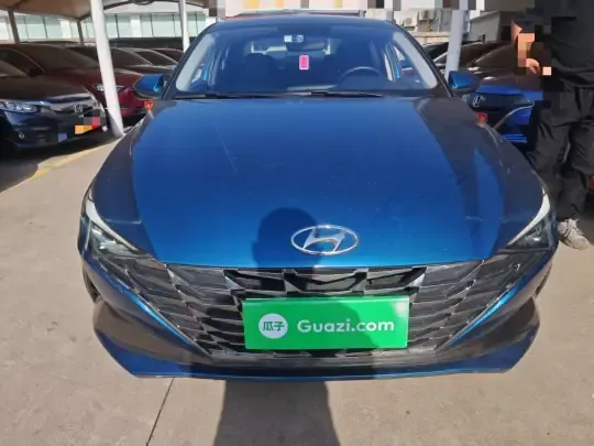 Hyundai Elantra 2022 (49200 км)