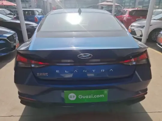 Hyundai Elantra 2022 (49200 км)