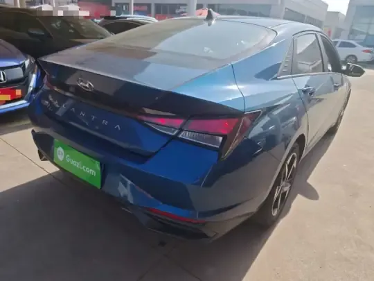 Hyundai Elantra 2022 (49200 км)