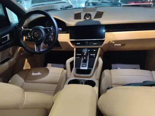 Porsche Cayenne E-Hybrid 2022 (33300 км)
