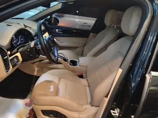 Porsche Cayenne E-Hybrid 2022 (33300 км)