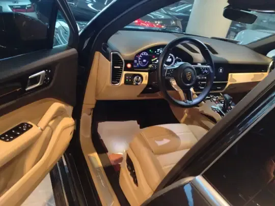 Porsche Cayenne E-Hybrid 2022 (33300 км)