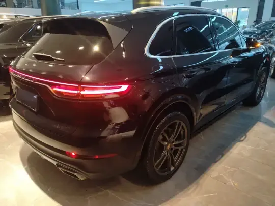 Porsche Cayenne E-Hybrid 2022 (33300 км)