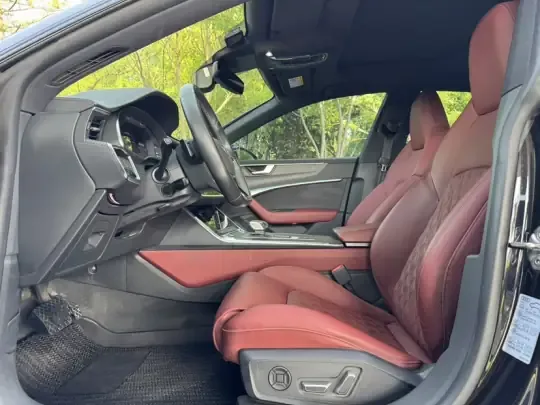 Audi A7L 2022 (70200 км)