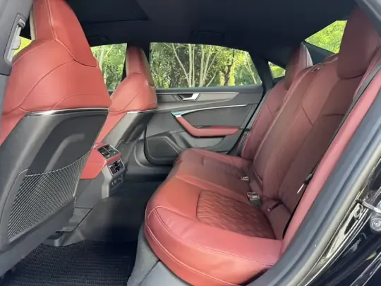 Audi A7L 2022 (70200 км)