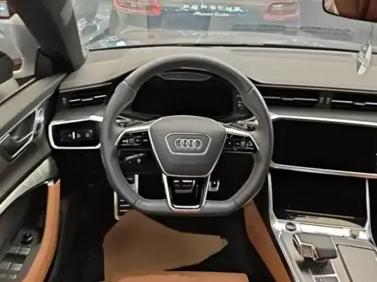 Audi A7L 2022 (73900 км)