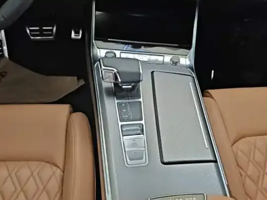 Audi A7L 2022 (73900 км)