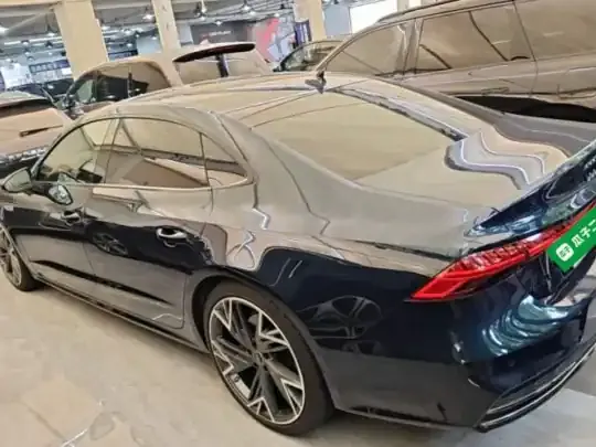 Audi A7L 2022 (73900 км)