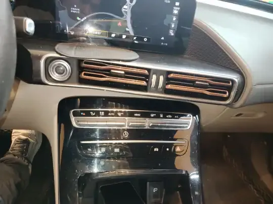 Mercedes-Benz EQC 2022 (72700 км)