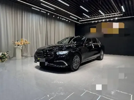 Mercedes-Benz E-Class 2022 (69700 км)