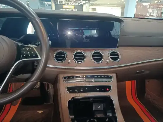 Mercedes-Benz E-Class 2022 (69700 км)