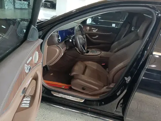 Mercedes-Benz E-Class 2022 (69700 км)