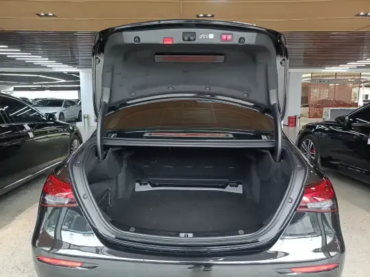 Mercedes-Benz E-Class 2022 (69700 км)