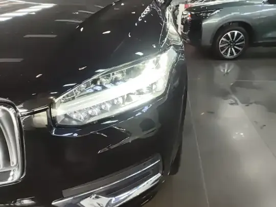 Volvo XC90 New Energy 2022 (74800 км)