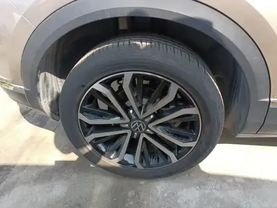 Volkswagen T-ROC 2022 (27600 км)